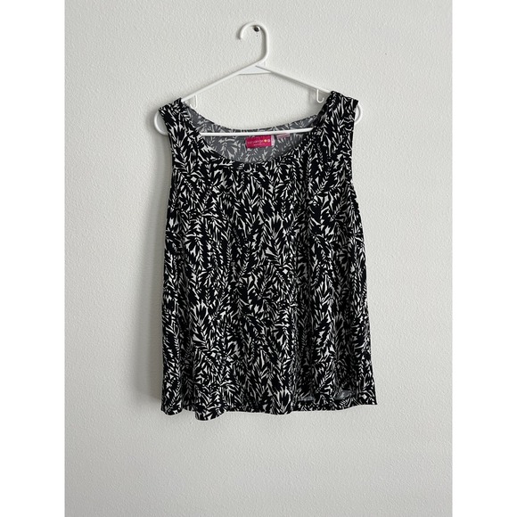 Liz Lange Tops - Liz Lange Maternity Blouse Top Women L Black White Stretch Leaf Print Sleeveless